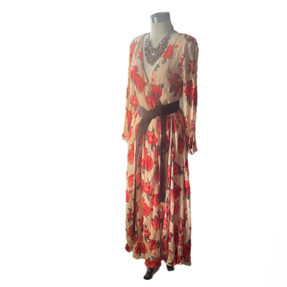 Mia Joy Joyfolie Aniya Red Greta Floral Maxi Photoshoot Dress - Size Medium - Picture 1 of 16